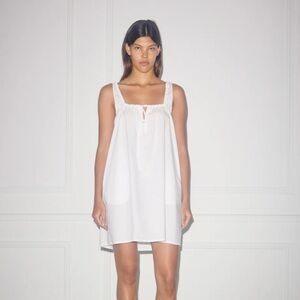 THE BOW DRESS
WHITE